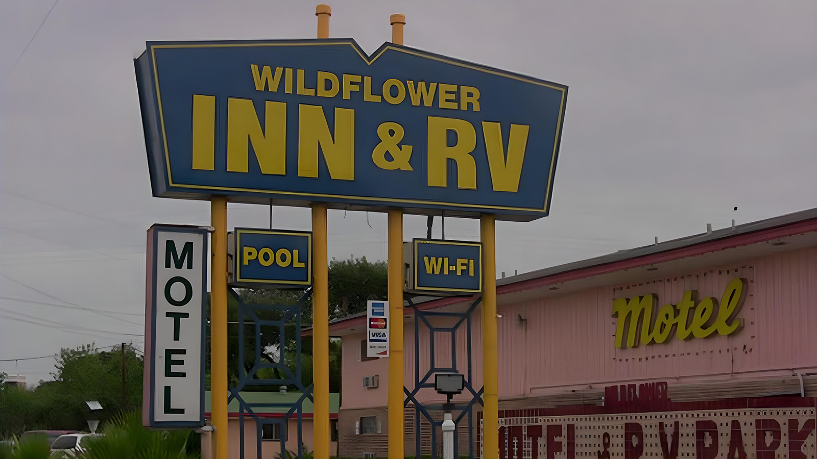 Wildflower Inn RV park in Cuero, TX (photo 1)